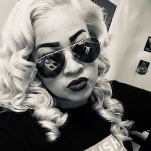 Meet your Posher, Monique